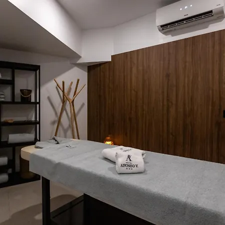 מלון Afonso V & 3*