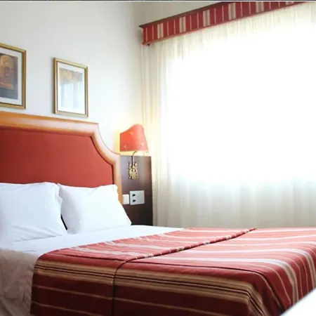 Afonso V & Hotel 3*