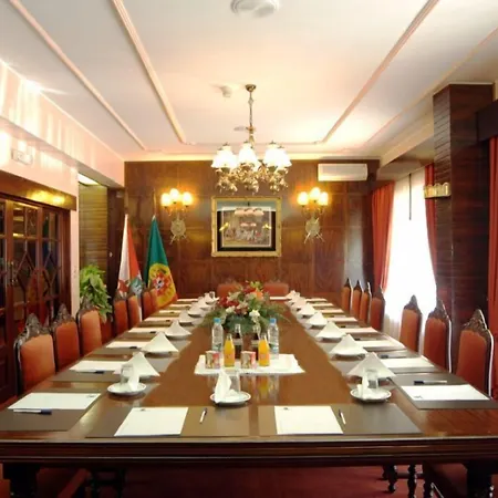 Afonso V & 3* אבאירו