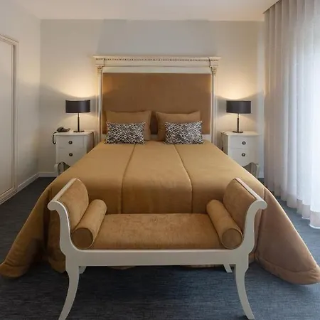 Afonso V & Hotel 3*