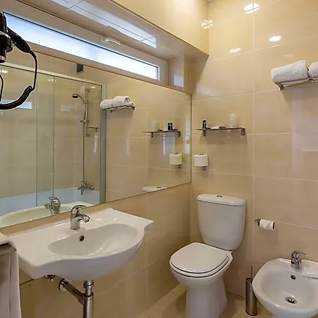 Afonso V & Hotel 3*